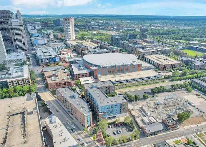 The Urban Oasis - 2 Bedroom - Great Location