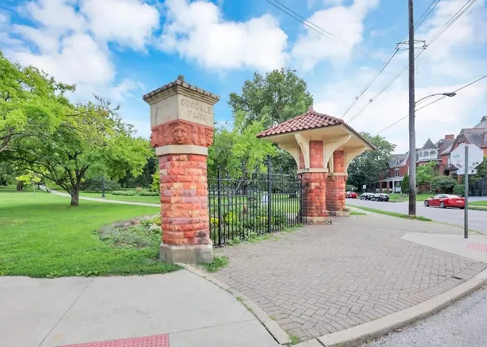 The Urban Oasis - 2 Bedroom - Great Location *