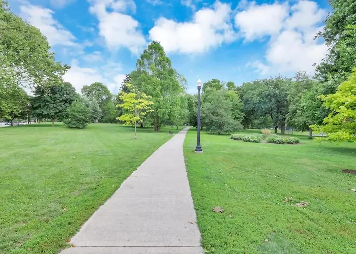 The Urban Oasis - 2 Bedroom - Great Location Apartamento