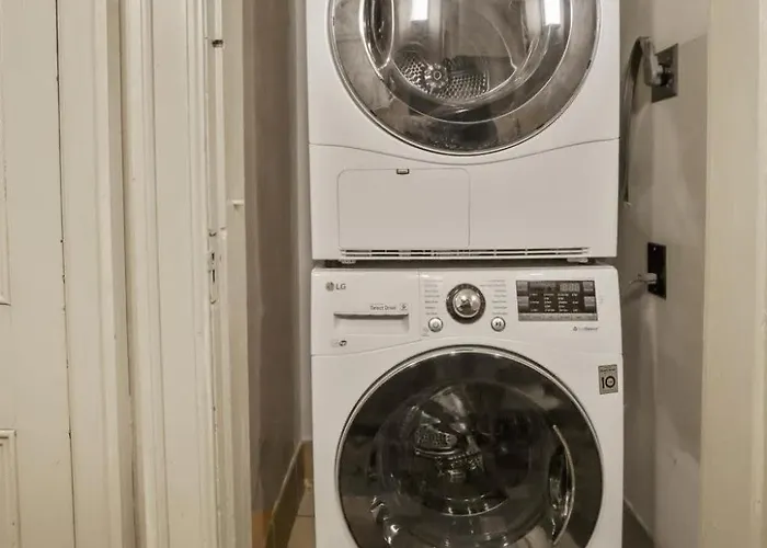 The Urban Oasis - 2 Bedroom - Great Location Apartamento